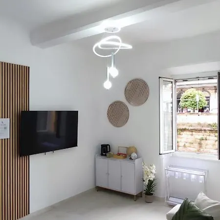 Lux Life Apartament *